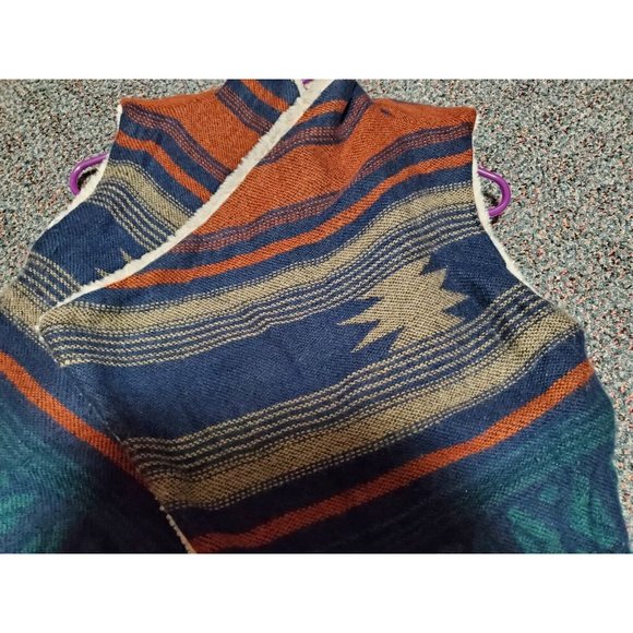 STEVEN MADDEN Multi Color Southwestern Faux Fur Vest Size M/L‎ - Picture 4 of 4